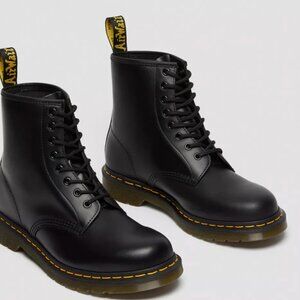 Dr Martens 1460 Smooth in Size 6- New In Box